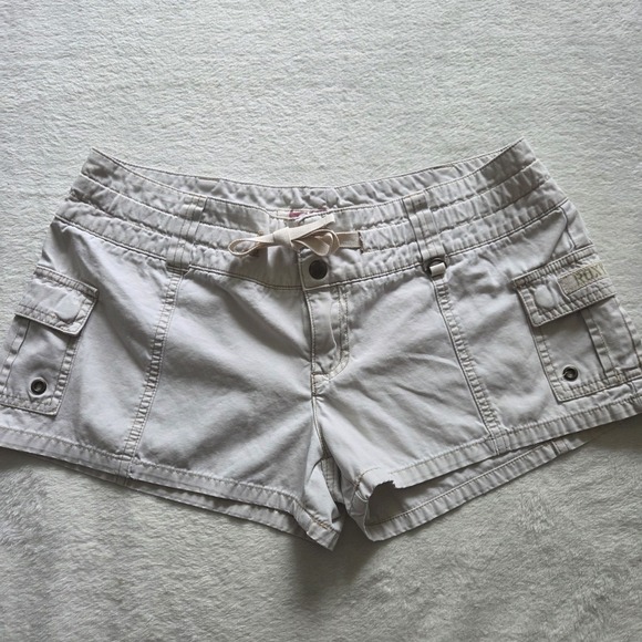 Roxy Pants - Y2k Roxy Khaki Cargo Low Rise Shorts Sz 9